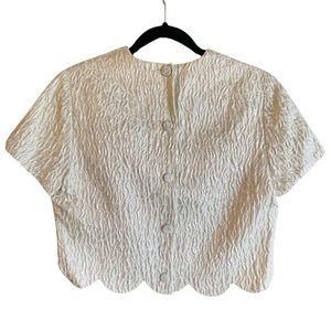 VTG 60’s crop top White w/abstract raise silver detail button up back scalloped